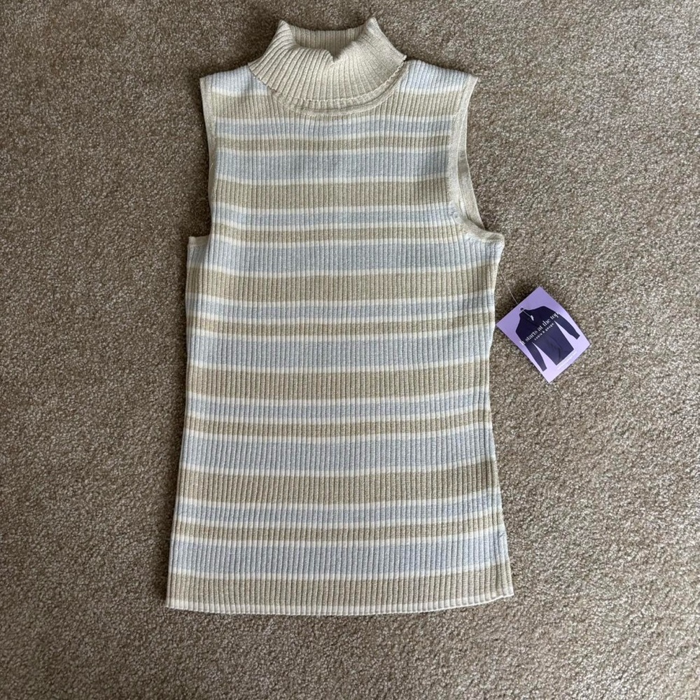 Cable and Gauge medium tank top.